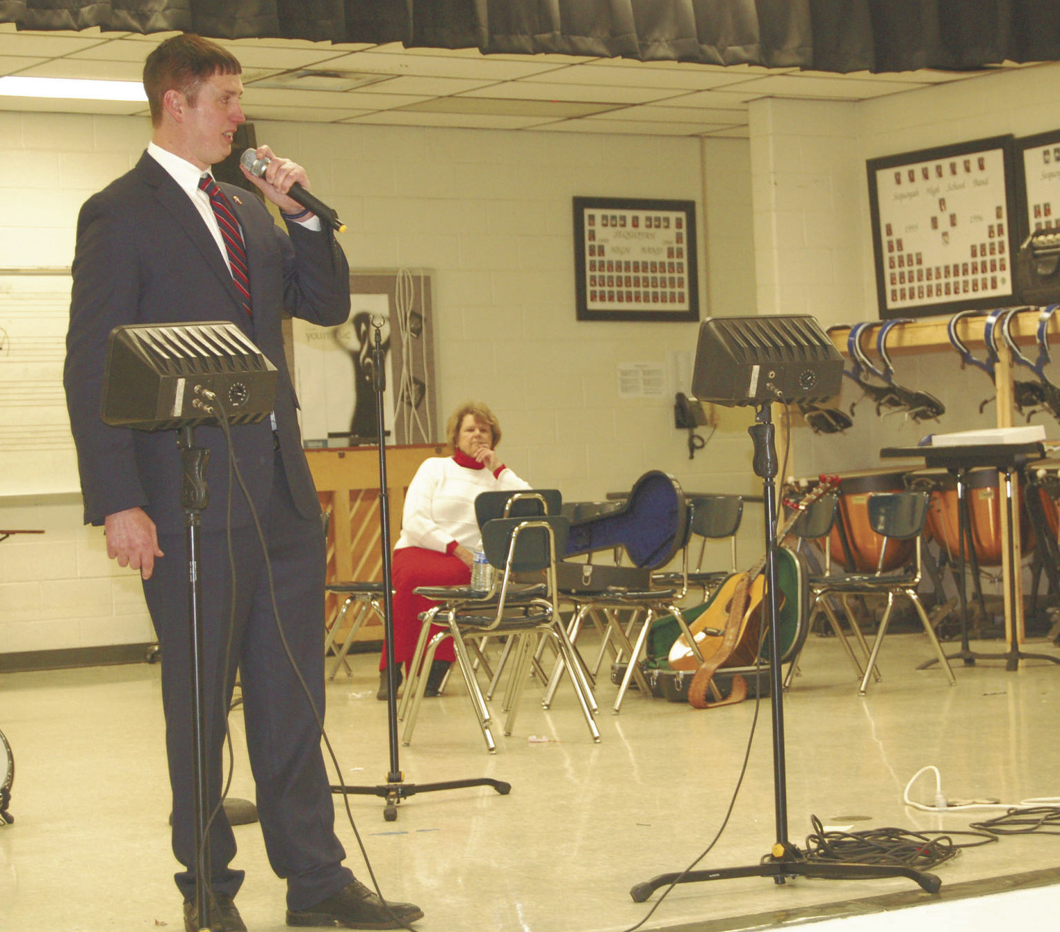 Russell kicks off run for state office